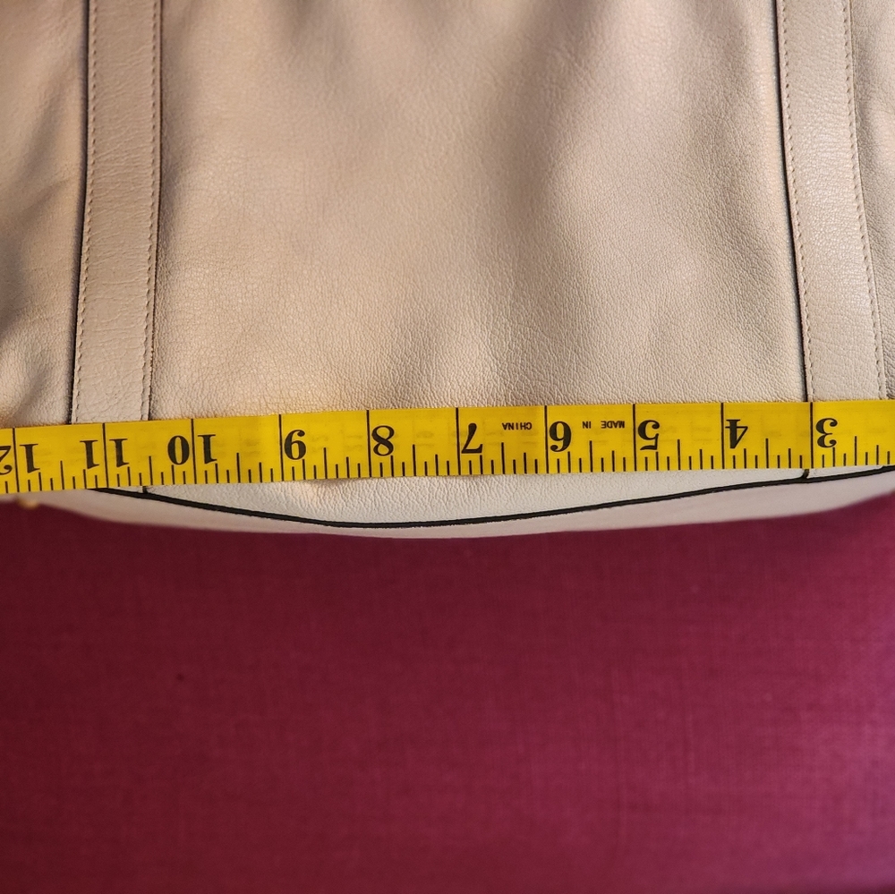 Handbag - Picture 7 of 11